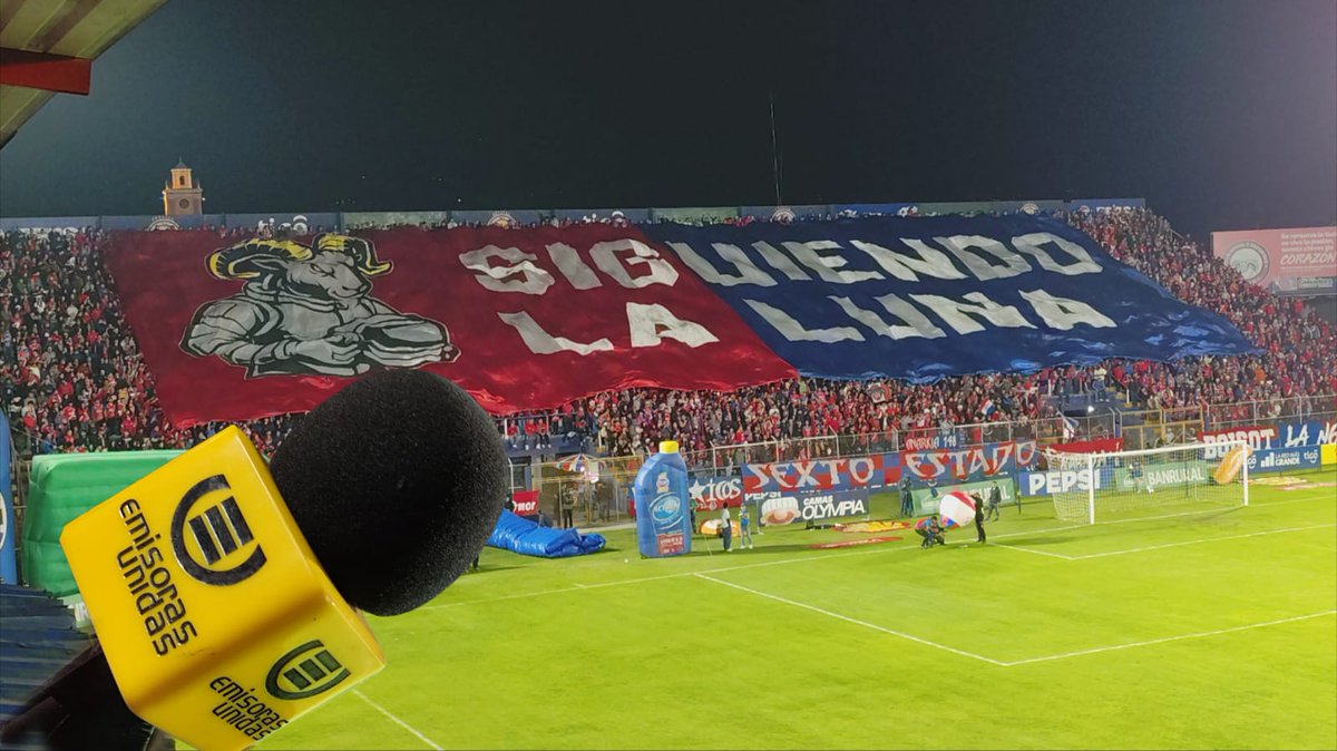 #Apertura2025 | ¡RUEDA EL BALÓN!

🐐Xelajú 0-0 Antigua🥑: En el estadio Mario Camposeco ya se juega la cuarta serie de cuartos de final (ida) del Apertura 2025. 📸 <a href="/wgcolloy/">Willber Colloy</a>.  

Siga la transmisión en nuestra radio en línea 🎙️📻📱👉 goo.su/EeW2A2A