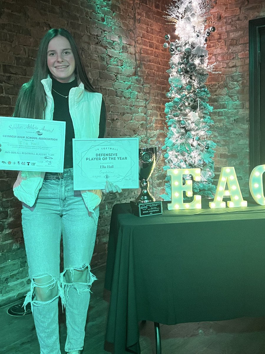 Ella_Hall2028's tweet photo. Wrapped up the 2025 Highschool softball season with Defensive Player of the Year honors and GHSA Scholar Athlete award. 
Back to Back seasons as Defensive POY!!!
@YHC_Softball @BrenauSoftball @BerrySoftball @RUSoftball22 @SUHawksSoftball @GGC_Softball @AgnesScottSB @Coach_Hatt https://t.co/I4J488ezDt