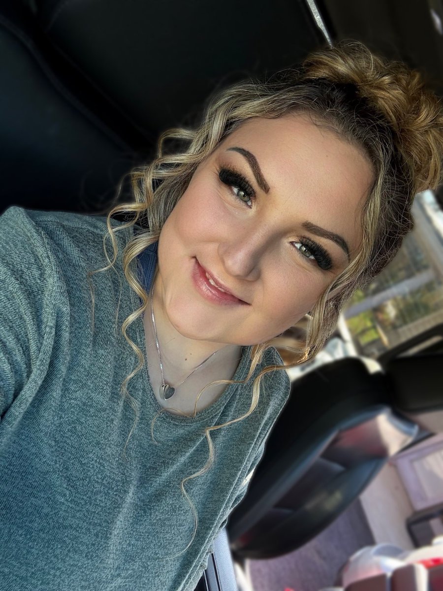 cherriescakee's tweet image. Any of y’all still into natural country girls with hearts as big as their knockers?❤️ #firstpost