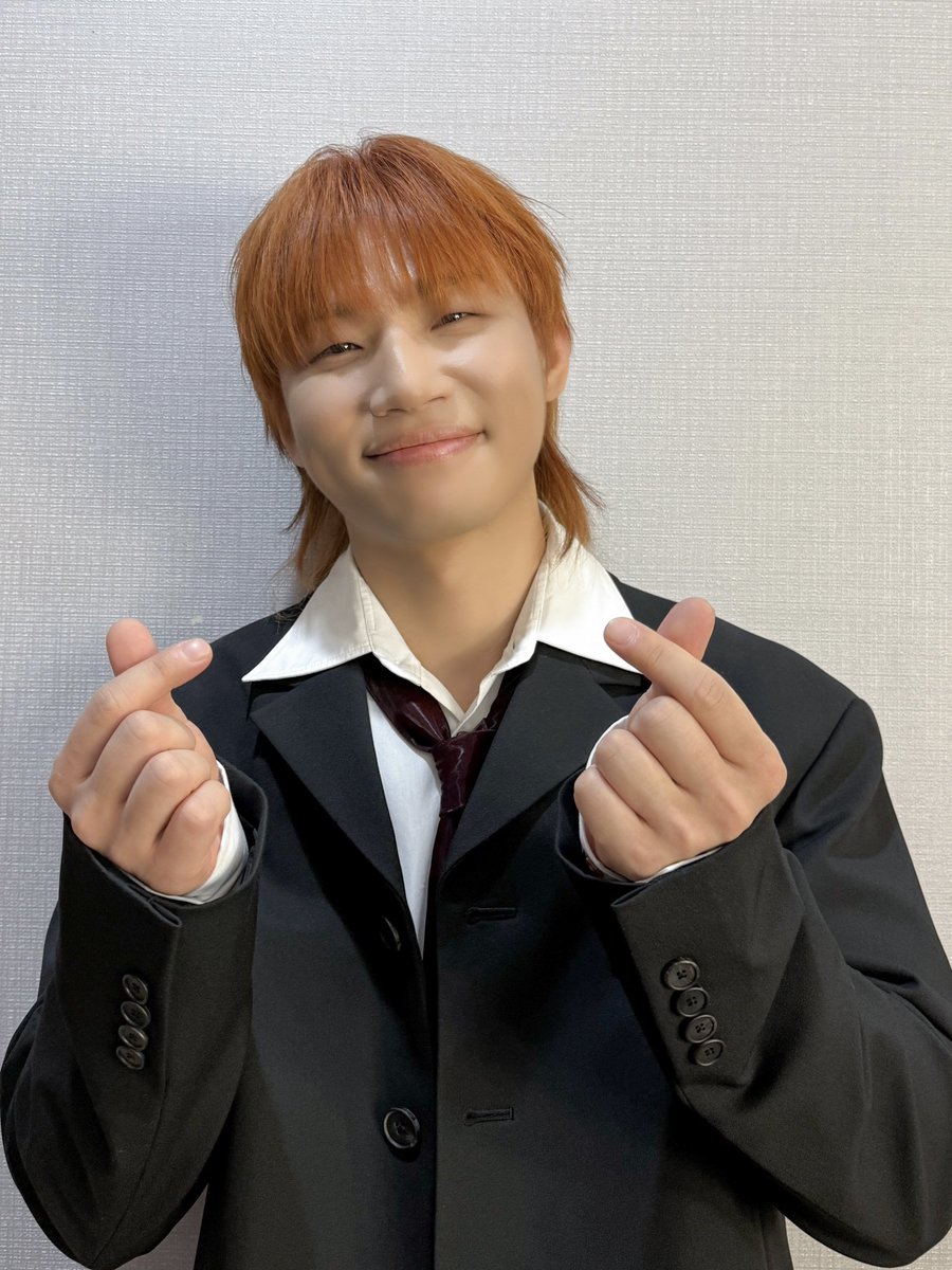 [#대성 📸] 251209 KBS1 아침마당

아침부터 에너지 한도초과🔥
이른 아침부터 함께해 주셔서 감사합니다 😍

#대성 #DAESUNG #DLITE