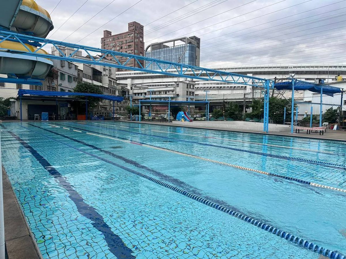 Waycsutton's tweet image. 太阳の光が水面に踊ってるみたい✨