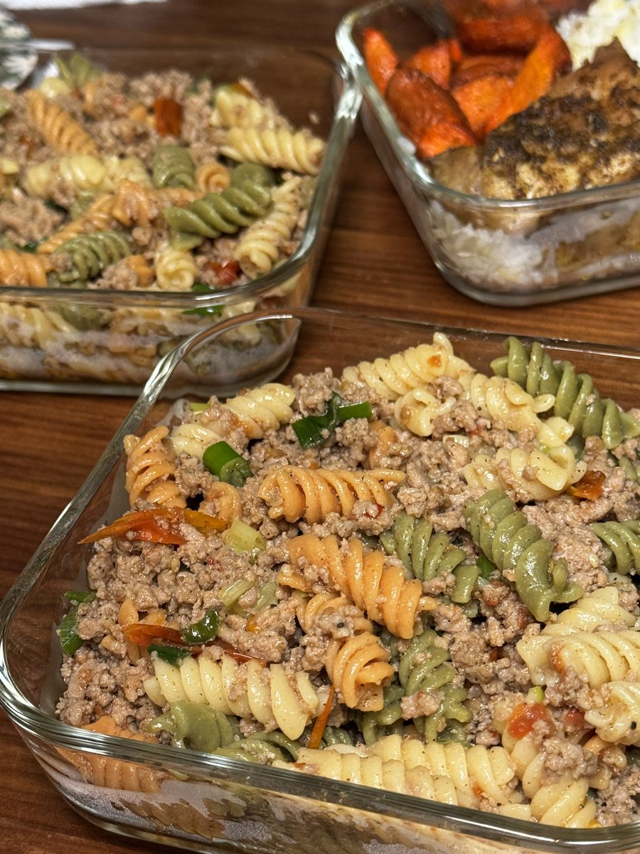 consciouschynna's tweet photo. I don’t usually have Mondays off, but when I do… 👀
#mealprepmonday https://t.co/5ep5hIlngW