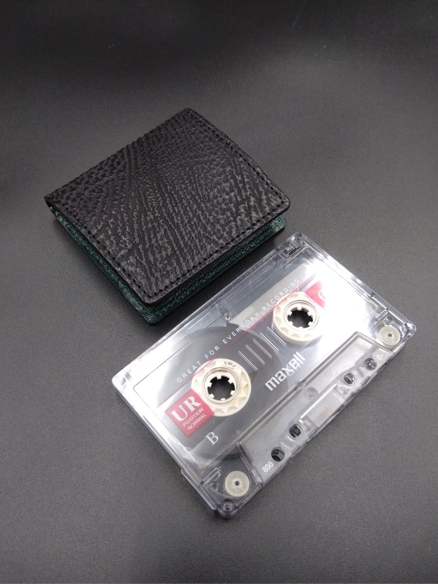 本日発送の BOX小銭入れ(サメ革シャークスキン)です。＊写真2・3枚目