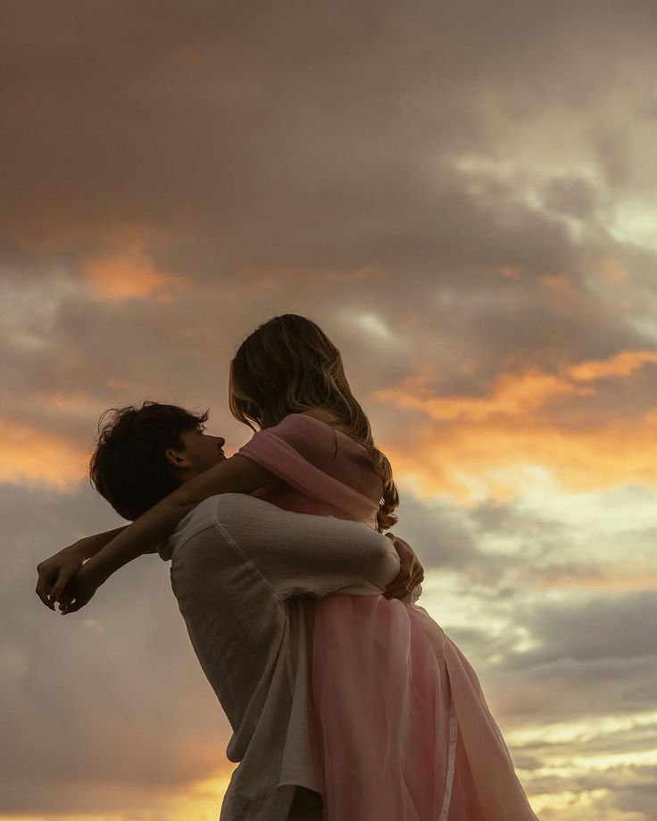 Who's Is Active Now 🔔 

Good Morning 𝕏 Family 🧡