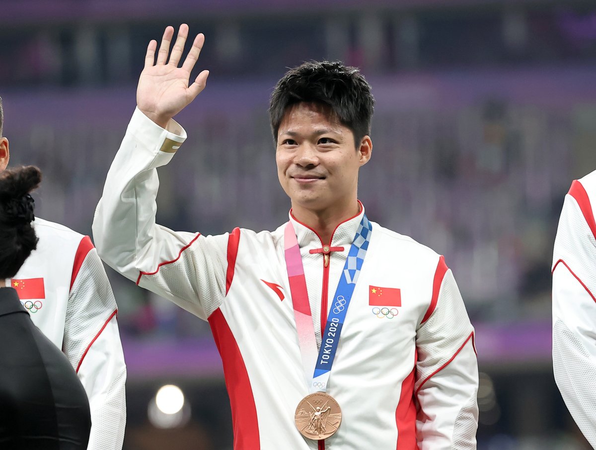 CGTNSportsScene's tweet image. 🌟"9.83 is proof 'anything is possible.' Time to pass the baton."
-🇨🇳Chinese sprinter #SuBingtian announces retirement.

He made history at #Tokyo2020 as 1st Chinese man to reach @Olympics 100m final, clocking an Asian record 9.83s, and helped China win men's 4x100m relay bronze.