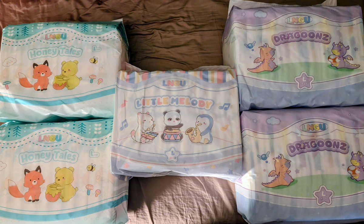 We got our diaper order in from <a href="/LNGU_ABDL/">LNGU ABDL</a> !! Very excited ☺️ now the only question is what to try first 🤔🤔
