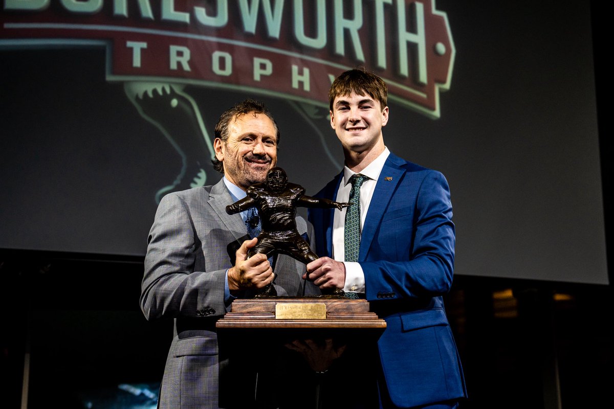 MeanGreenFB's tweet photo. Taking home some hardware 🏆

#GMG🦅 | @DrewMestemaker https://t.co/3Kh3OVqZJe