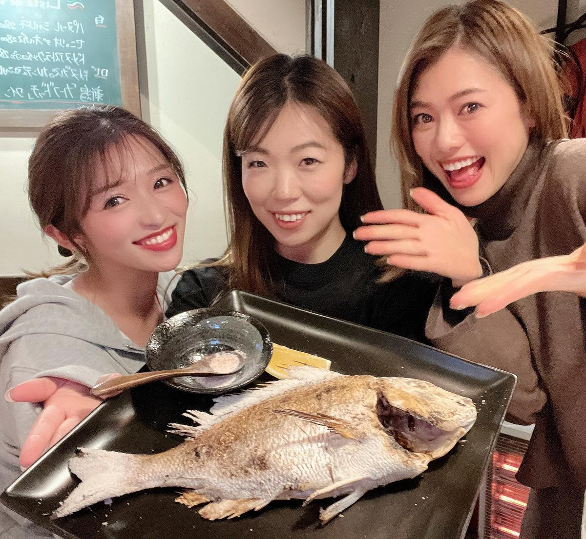 ayakafishing's tweet photo. 日常の喧騒を忘れ、穏やかな海風に包まれながら、釣りという贅沢な時間を過ごしてみませんか？
横浜ベイサイドマリーナは、都会の喧騒から少し離れた場所で、心をリフレッシュできる釣りスポットです。
#横浜ベイサイドマリーナ #釣り #海の癒し #リフレッシュ #海風 #心の安らぎ #釣り好きと繋がり https://t.co/cjNrUjSzBs