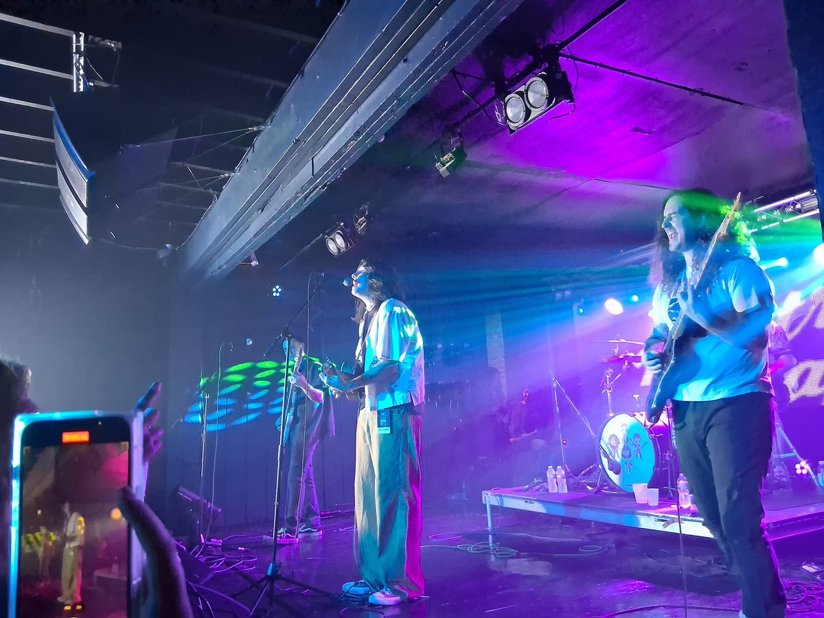 maxx 🐕 tweet media