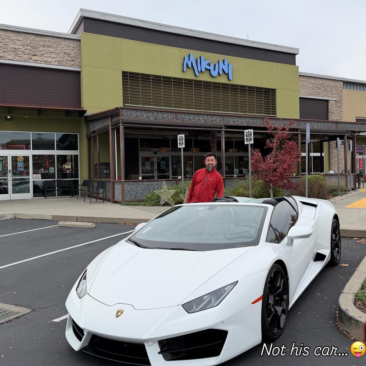 MikuniTaro's tweet image. He and I worked together at #Mikunisushi when we were teenagers—almost 40 years ago! 😳 It was so fun talking about the good old days and catching up on life now. 🙌🏻 #gettingold