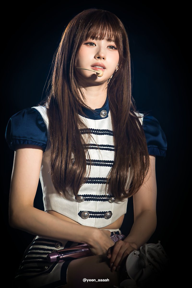 yeon_aaaah's tweet photo. 251207 <THIS IS FOR> WORLD TOUR IN Hong Kong DAY2   

Gilded Muse 🪽

#TWICE  #트와이스  
#SANA  #사나  #サナ 
#TWICE_THISISFOR_WORLD_TOUR https://t.co/fKajZ6ciQa