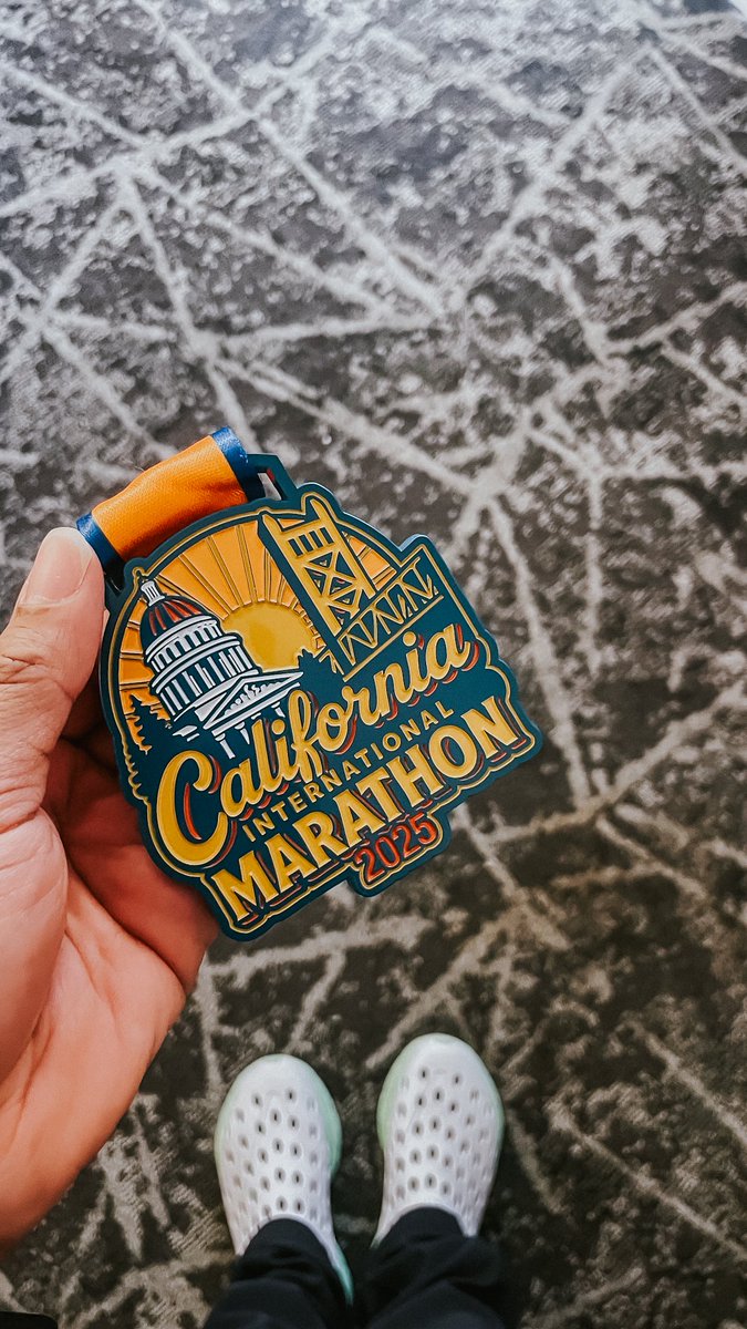 HAPPY #MEDALMONDAY TO ALL THOSE WHO CELEBRATE 🏆

This past weekend, <a href="/justicegray__/">Jus</a> traveled to Sacramento to run in the California International Marathon.

He finished with a time of 4:20:28 - a near 58-minute PR from his previous best of 5:18:23 in the 2024 Baltimore Marathon.
