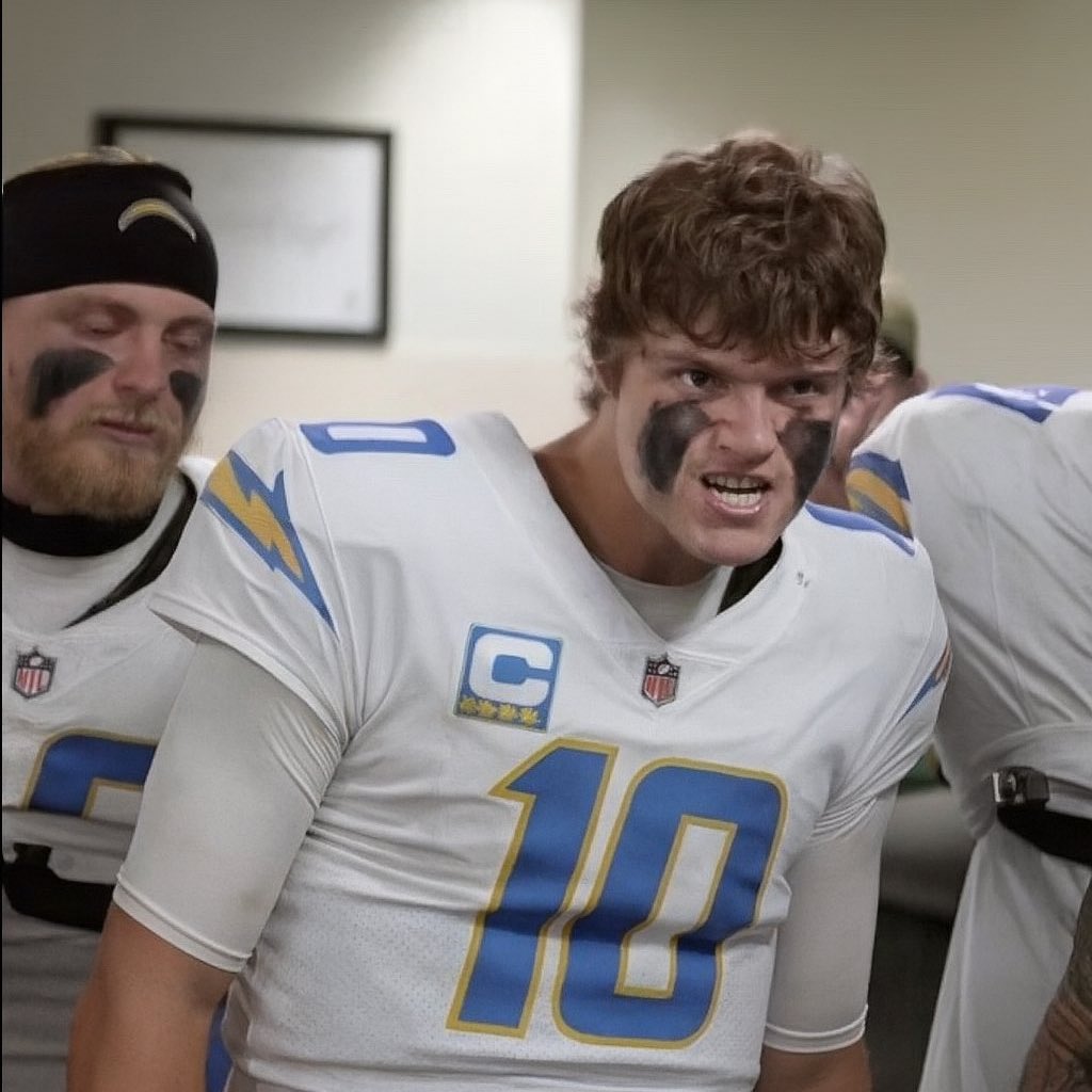 Dust_Vikings's tweet image. Justin Herbert and Jalen Hurts tonight