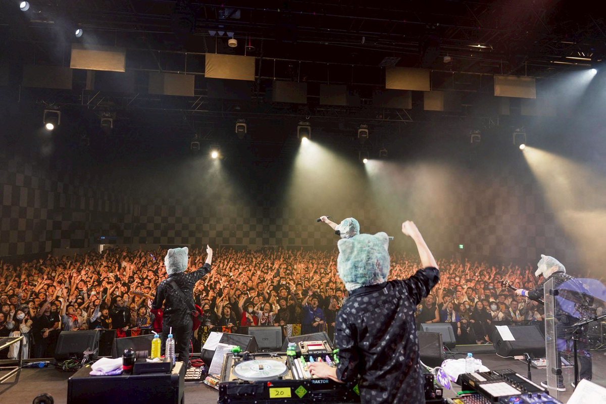 mwamjapan's tweet photo. HOWILING ACROSS THE WORLD
Live at Legacy TERA Taipei

謝謝！
多謝！ https://t.co/keTuD8OZWx