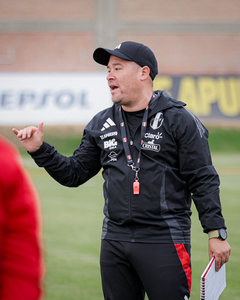 ¡𝗨́𝗹𝘁𝗶𝗺𝗼𝘀 𝘁𝗿𝗮𝗯𝗮𝗷𝗼𝘀 𝗱𝗲𝗹 𝗮𝗻̃𝗼 𝗲𝗻 𝗹𝗮 𝗙𝗲𝗺𝗲𝗻𝗶𝗻𝗮! 🙋🏻‍♀️

#LaBicolor Sub20 dirigida por el profesor Gastón Carmargo inició su segundo microciclo de entrenamientos, con miras al próximo Sudamericano de la categoría. 

#UnSentimientoQueNosUne