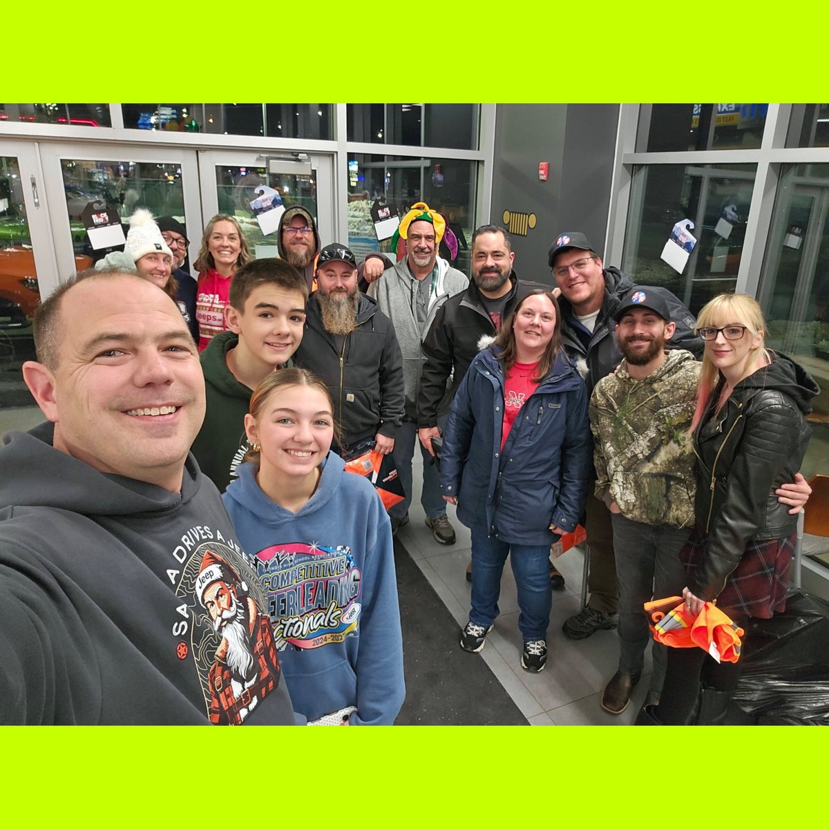 chadmikosz25's tweet photo. @JeepsOnTheRun @ToysForTots_USA 2025!

A weekend full of @Jeep , toys, friends, @JeppsonsMalort &amp; @mdrnlifeisrbsh ❤️

#JOTR #Jeeps #ToysForTots #JORT #RoadCrew https://t.co/y8UEawnDTf
