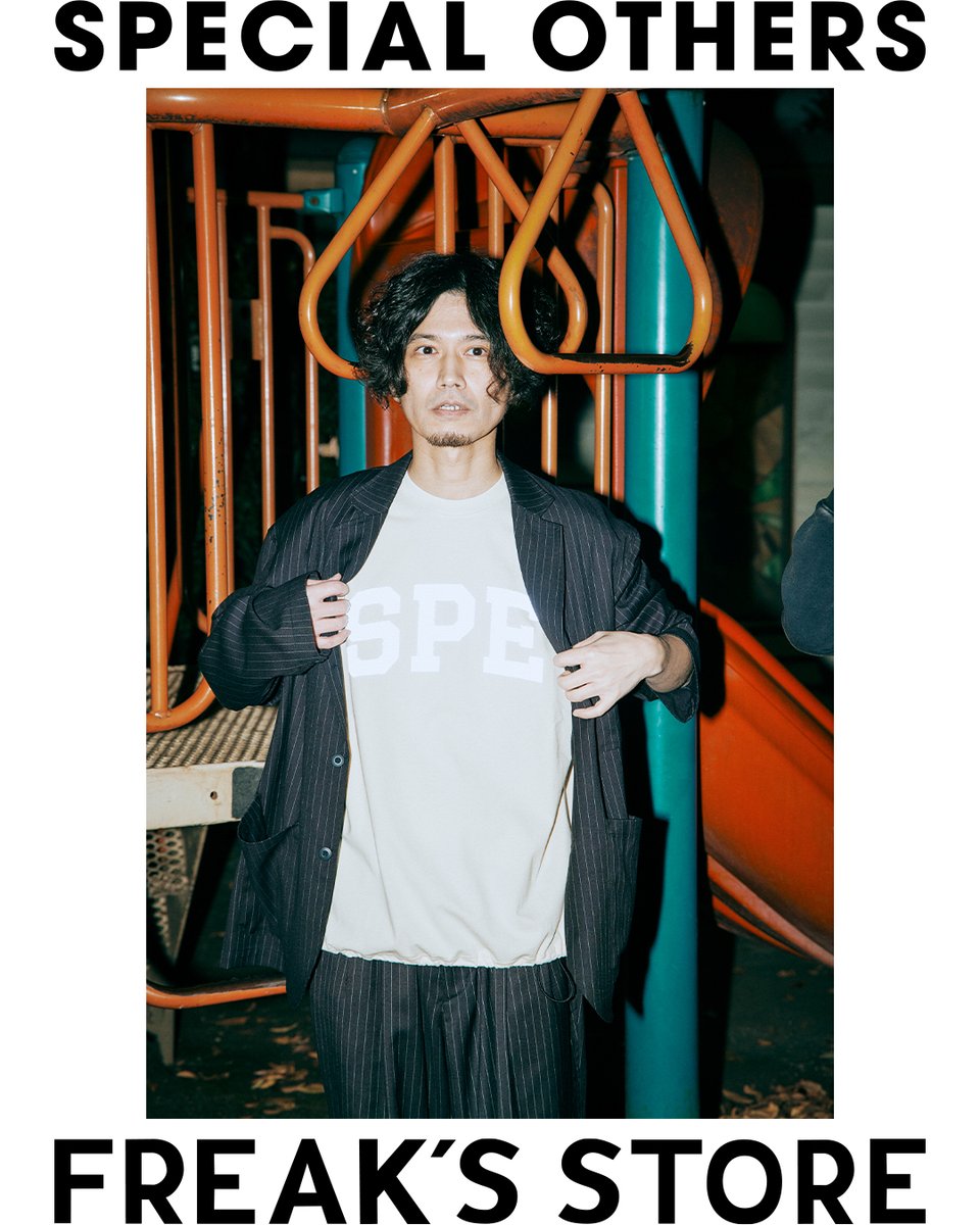 Daytona_Park's tweet photo. 「スペアザ」で知られる4人組インストバンド「SPECIAL OTHERS」とFREAK'S STOREのスペシャルコラボレーションアイテムが登場！
今回は各界の著名人も愛する原宿の大人気老舗中華料理店「紫金飯店」とのトリプルネームアイテムも！
オンラインストアでは2025年12月12日(金)より、FREAK'S STORE店舗では12月13日(土)より販売開始！
詳細はこちら▶︎ https://t.co/93p2RKrDad

@SPE_INFO
@shikinharajuku
