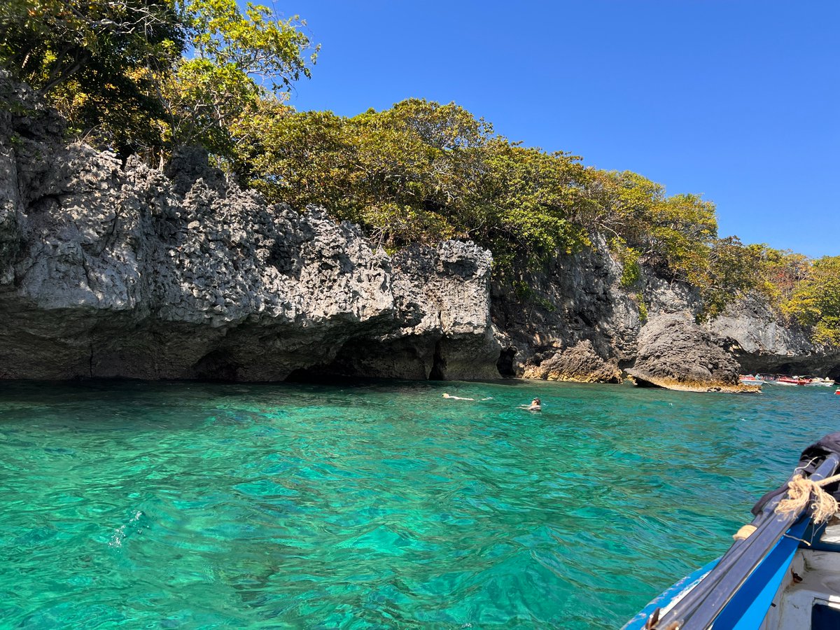 初めてのミャンマーの海！NgweSaungからボートで50分くらいの島まで行ってみました。本当に綺麗すぎて、ずっとこのままであってほしい。。