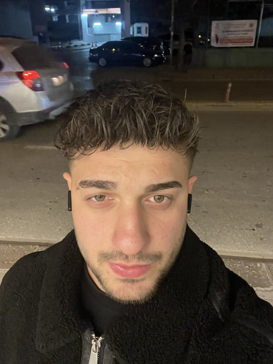 sokaklardan geliyoruz ama ne serseriyiz ne süt çocuğu biz olması gereken insanlarız…