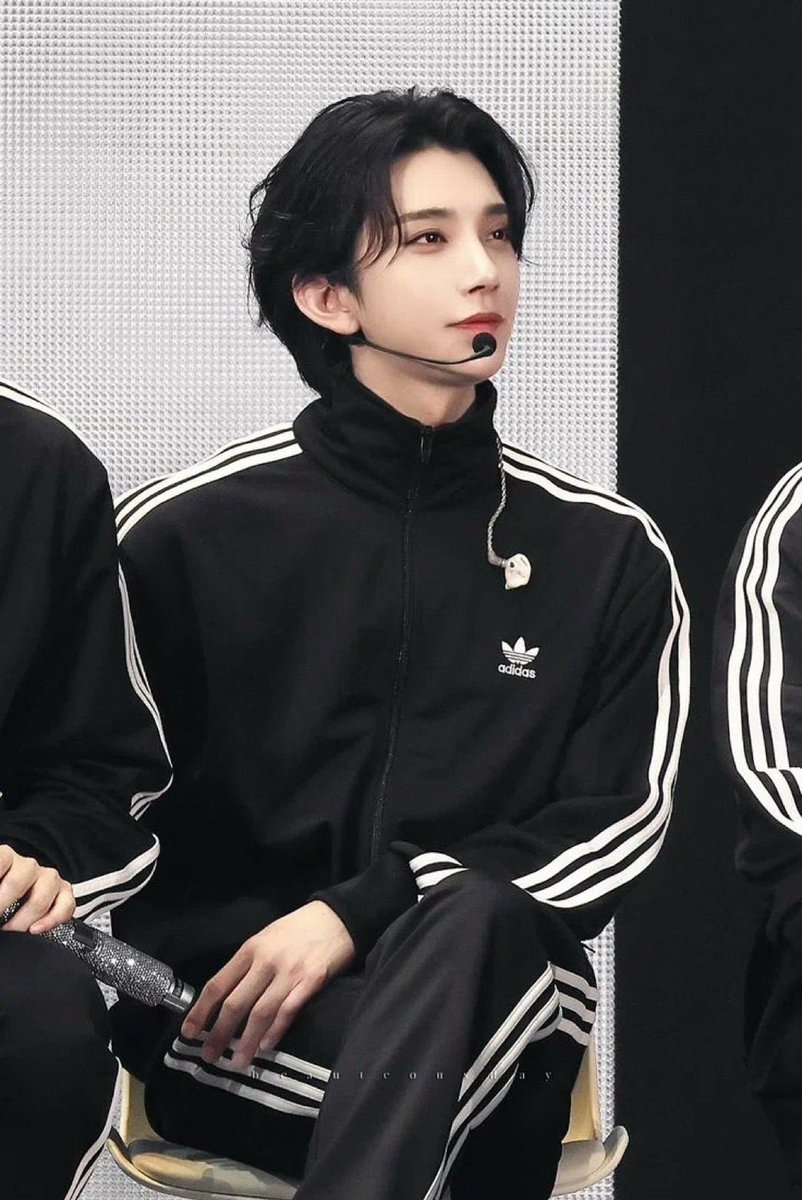 シコ美女からガチでウケる系統↓ ・ジョシュア（SEVENTEEN） 透明感