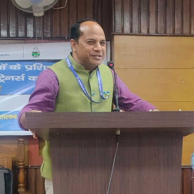 आज प्रभु कृपा, मां बाबूजी एवं गुरुजन के आशीर्वाद से सीखने सिखाने की दुनियां में सेवा के सफलतम 26 वर्ष पूर्ण हुए।
उत्तर प्रदेश के प्रथम विशिष्ट बैच के समस्त साथियों को बहुत बहुत बधाई एवं शुभकामनाएं।
<a href="/basicshiksha_up/">Department Of Basic Education Uttar Pradesh</a> <a href="/bsa_aligarh72/">Rakesh singh BSA Aligarh</a> <a href="/EducationMirror/">Education Mirror</a>