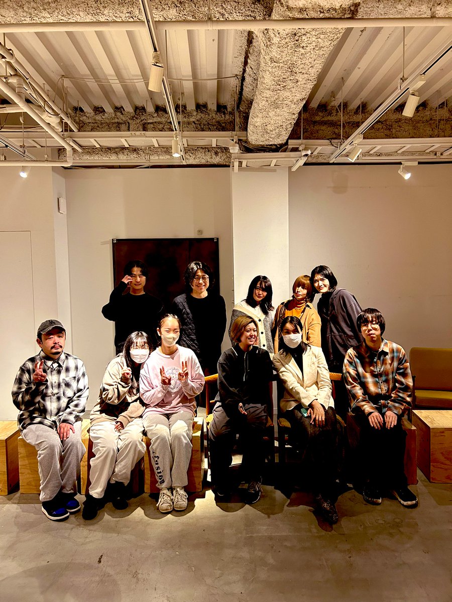 【残席情報】

公演まで約3週間前となりました🕊️

たくさんのお客様にご予約いただき、ありがとうございます。27日14時の回は定員に達しましたので、今一度売り止めとさせていただきます。

また、28日14時の回も残り2席となっております。その他の回は、まだまだお席あります！ご予約お待ちしてます🙇‍♂️