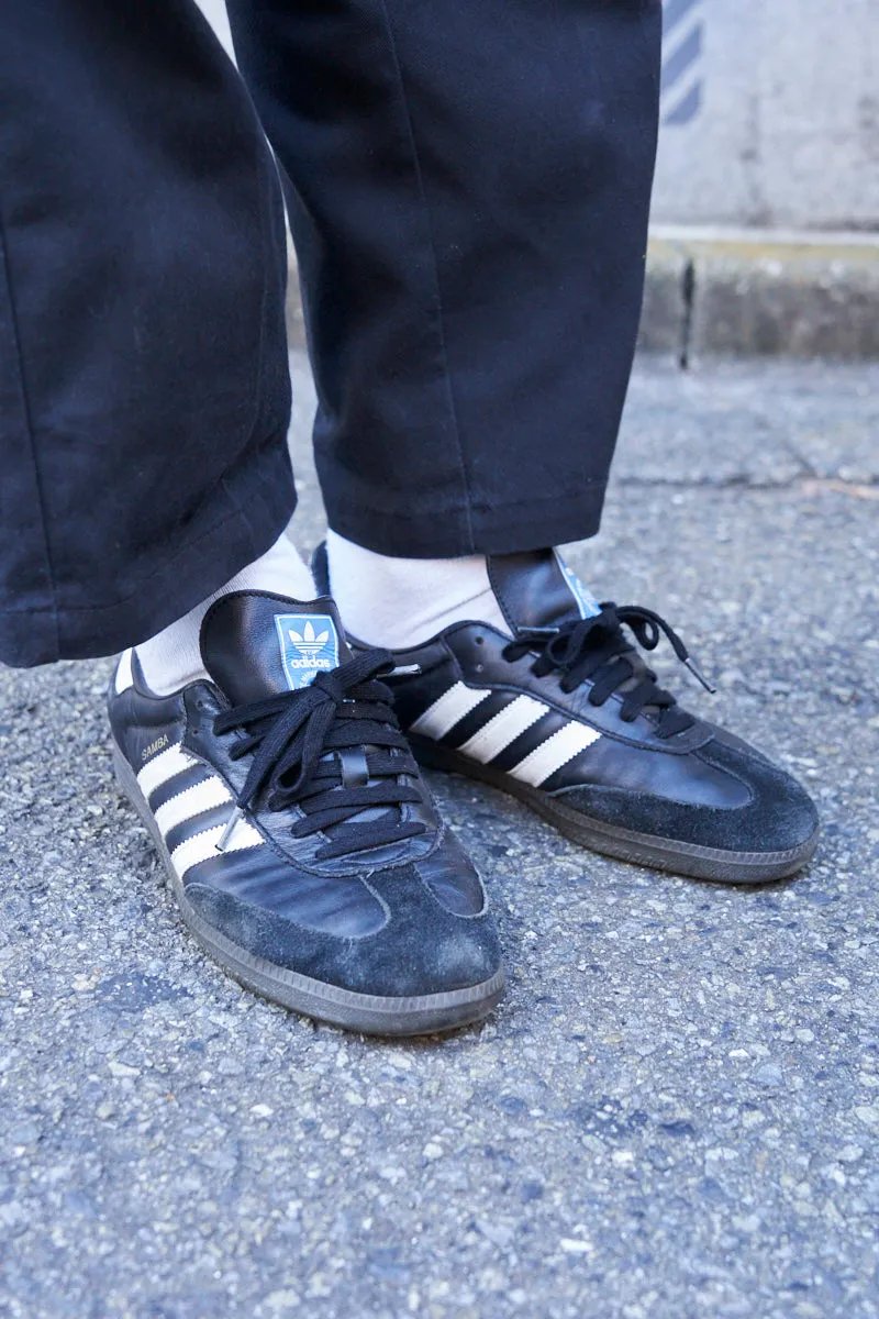 全身無彩色。
スケートカルチャーに深く根差したブランドを選び、全身で自分らしさを表現してみせた。

それでいて清潔感が感じられるのは、グレーという色味が力を発揮しているから。
▶︎oceans.tokyo.jp/article/detail…