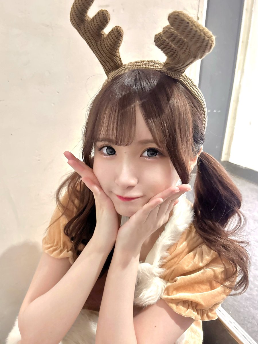 karin_hana0211's tweet photo. こんにちは🦌🛷✨ https://t.co/8829qNElq6