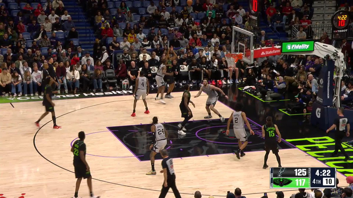 Trey hits a 3 and DQ gets his first triple double 🫨