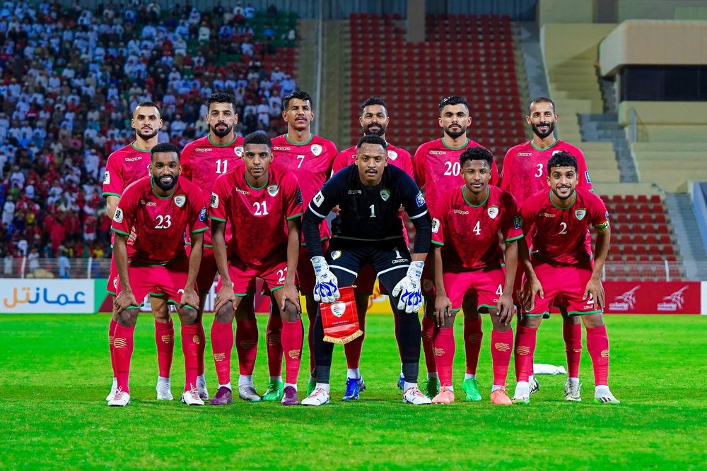 gaboob_ali's tweet image. مشكلتنا الحقيقة من وجهةنظري :

1️⃣ ملاعبنا ضعيفة
2️⃣ عندنا ٥٠٠ اكاديمية ٤٩٥ منها فاشلة
4️⃣ دورينا ضعيف
5️⃣ قلة الحوافز المالية

( الحل الغاء المنتخب والاستفادة من مخصصاته في دعم الفرق الأهلية في الولايات)

الصورة الاولى رابع العالم 
الصورة الثانية قريب من اخر العالم 
#عمان_جزر_القمر