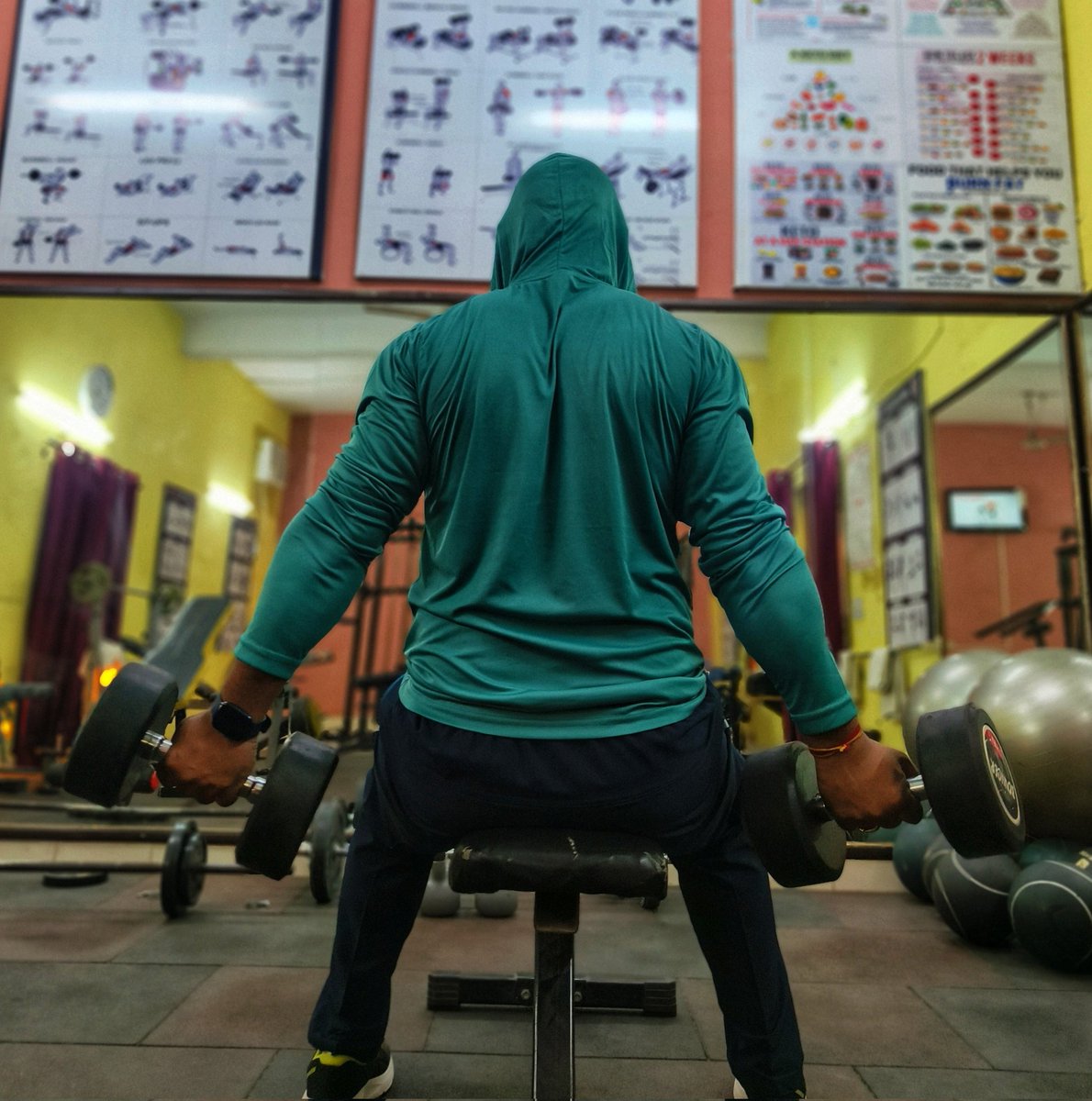 Masterji_UPWale's tweet image. Take care of your #Appearance.
Lift heavy.
Eat clean.
Sleep like you’re in training.
Dress like you respect yourself.
Stand tall.
Fix your posture.
Look people in the eye.
Keep your nails clean.
Smell good.
Drink more water.
Walk 10,000 steps.
Stay Consistent.

Ur appearance is