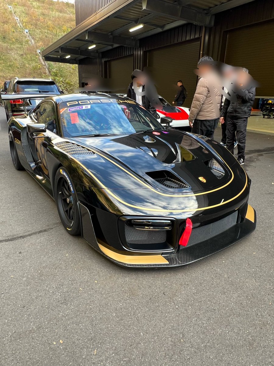 ポルシェ935/76をオマージュした2018年発売77台限定モデルの走行まで