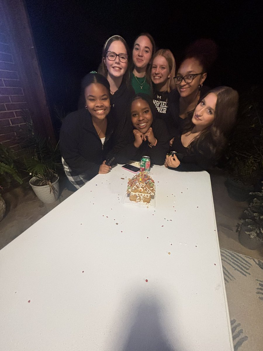 MHS Student Trainers tweet media