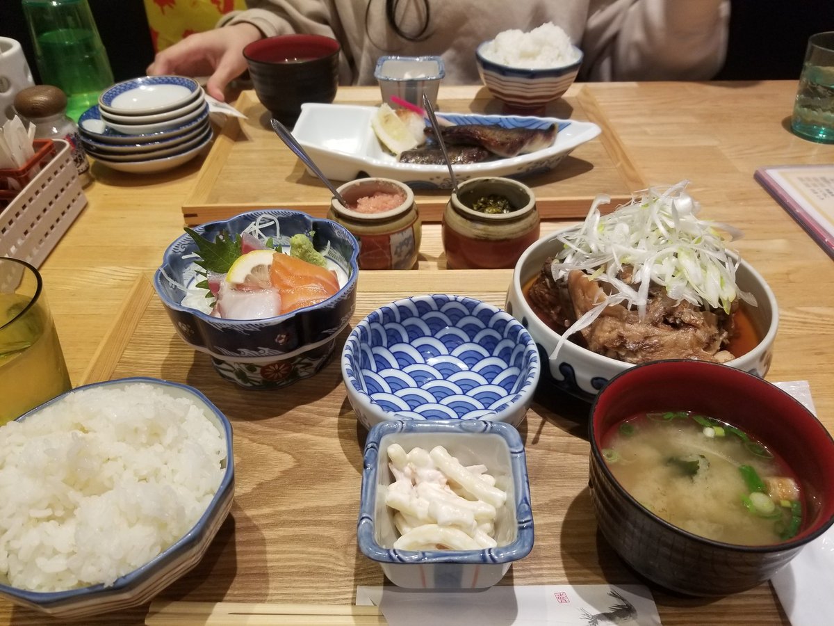 ah1222927's tweet photo. 和食〜🐟
明太子食べ放題よかった✌️ https://t.co/XeCMeZz4iH