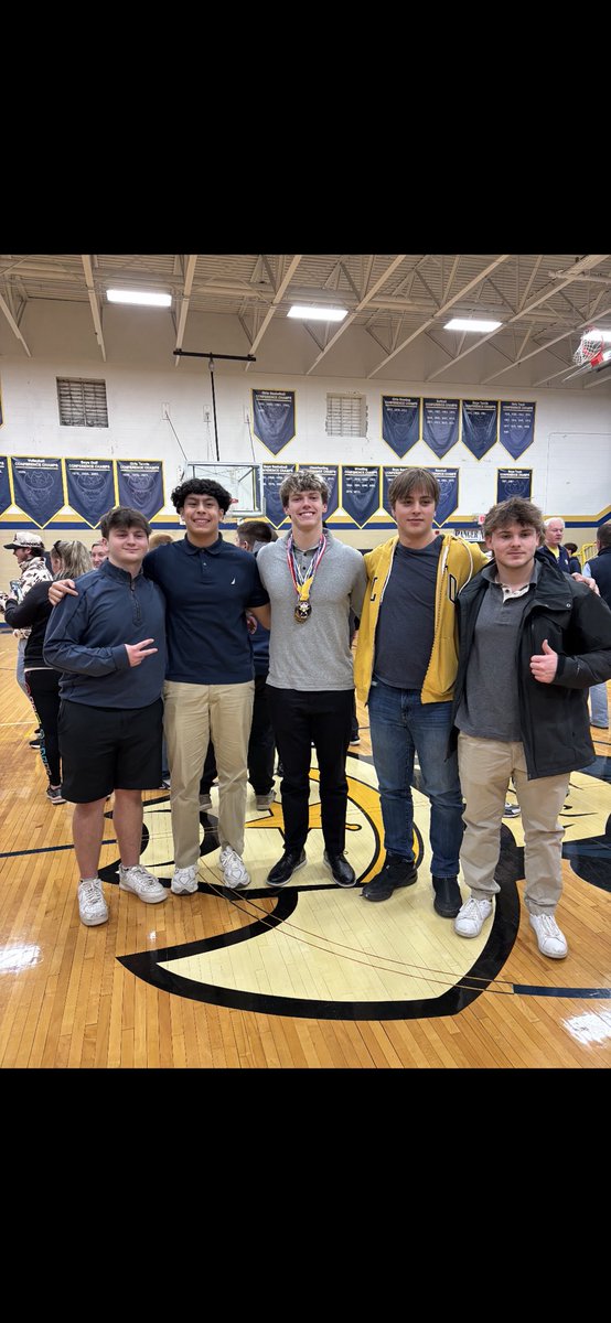 Finleyk5Keller's tweet image. Thank you North Ridgeville Football for the best 4 years of my life. I couldn’t thank all of my coaches, family, and of course my teammates enough for everything they have helped me accomplish! It’s only the start!! #88out #Rangers ❤️

@NRRangerFootba1