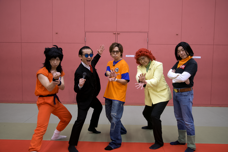 ロケ写真到着📷️
━━━ｖ━━━
👑V.I.P. ― #高橋優 ―👑

📅12/22(月)22:00～23:00

『#ローカリズム♪』スタッフが再集結🚗

ベストアルバム『#自由悟然』にちなみ、
“高橋優自由悟然”とかかれた7つのボールをめぐり、
“願いを叶える冒険”へ出発🐉！

特製レーダーを手に、全てのボールを集めて、