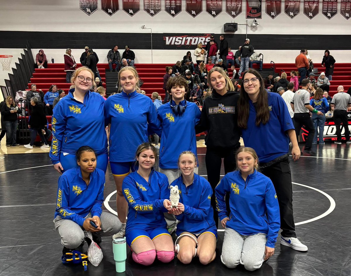 FINAL GWR 🤼‍♀️

The Blue Devils went 2-1 at the Mount Ayr Quad.

1: MSTM beats East Union 30-24
2: MSTM beats Wayne 36-6
3: MSTM falls to Mt. Ayr 30-30 (criteria)

The Blue Devils return to action on 12/13 when they travel to West Des Moines for the Valley Invite.

#GoBlueDevils