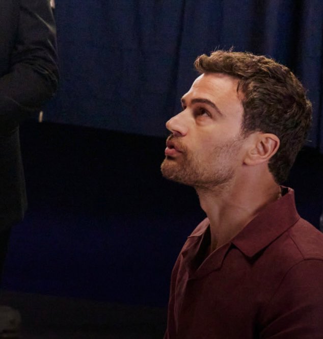 audreyficus2's tweet image. side profile so sickening