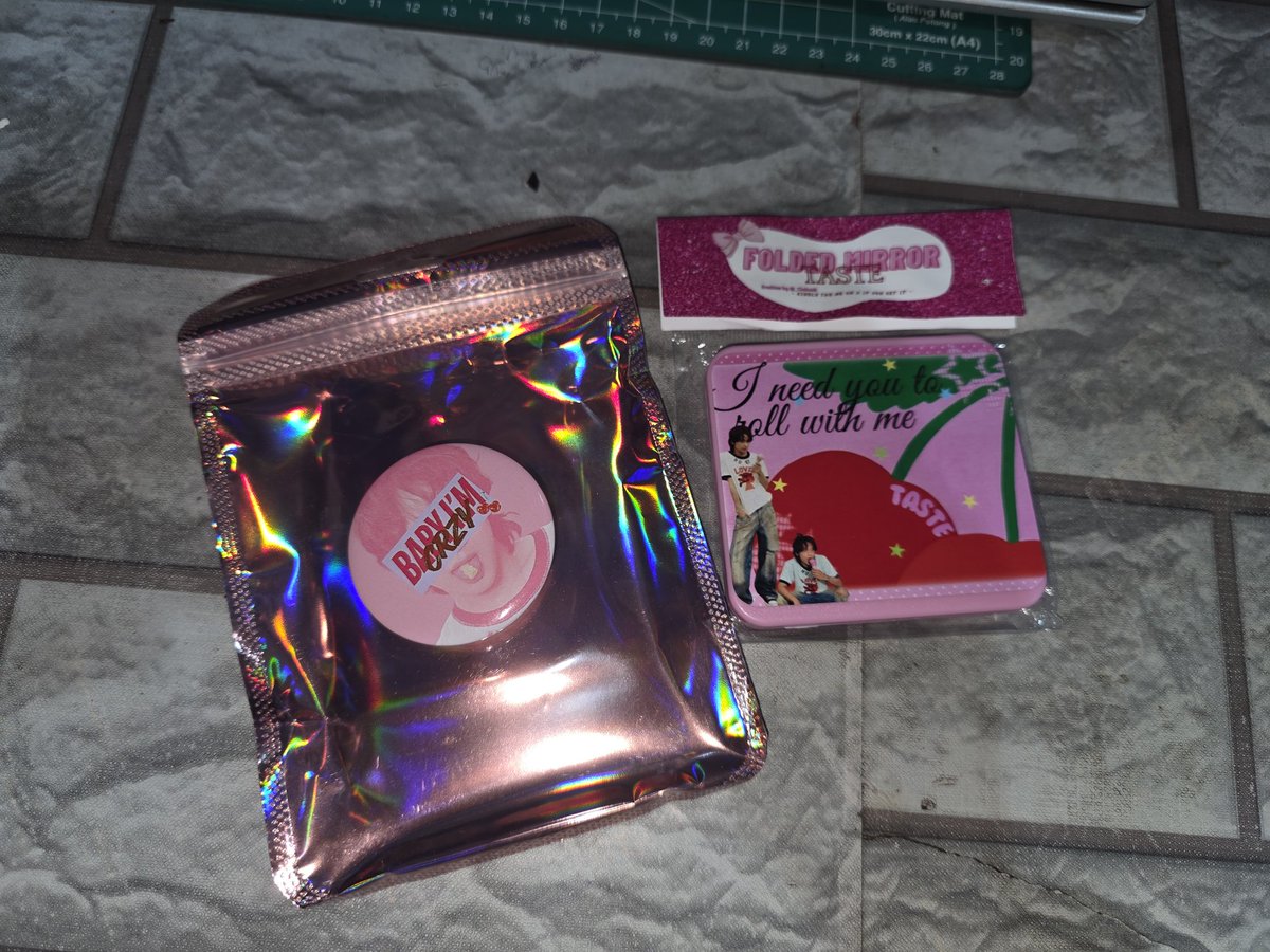 phllsa's tweet image. Today's mails 📦 from @_Ciakook
Haechanie wattoyooo 🐻❤️
Cantik bgttt gasieee packagingnya😭❤️ lucukkk jugaaaa iiihhh😭❤️ 
Terimakasih kakk ciaa🥰 semoga sehat selalu dan dilancarkan rezekinya kakkk🫂💖