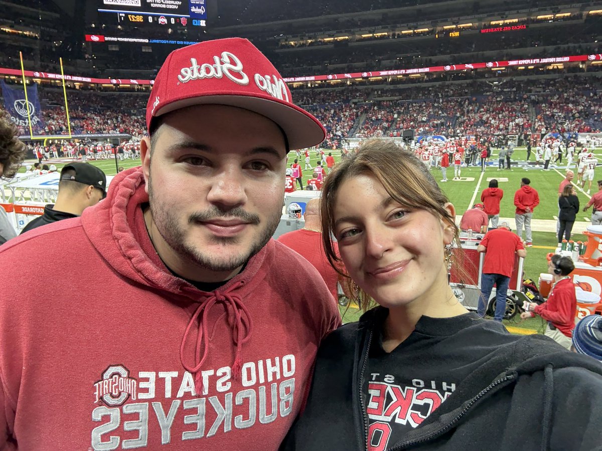 _bellaowen's tweet photo. went to indy and the whole city smelled like sewage #indysucks https://t.co/KFXBMNsM0E