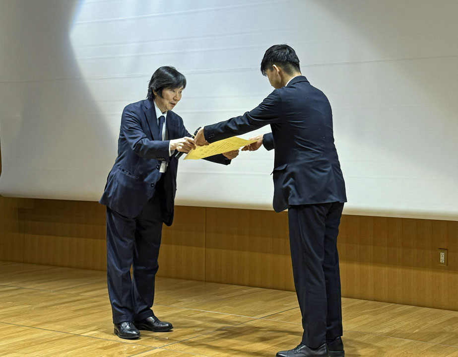 IntlSecurity_jp's tweet photo. 今年度の『国際安全保障』の最優秀論文新人賞は、渡辺広樹会員の「1971年の米海軍横須賀基地返還中止を巡る米軍部の再決定」が受賞しました。おめでとうございます！（最優秀論文新人賞の選考対象は、学会誌に掲載された若手研究者による論文です）https://t.co/7ngQ9lIzX1 https://t.co/1cmL3lO0qb