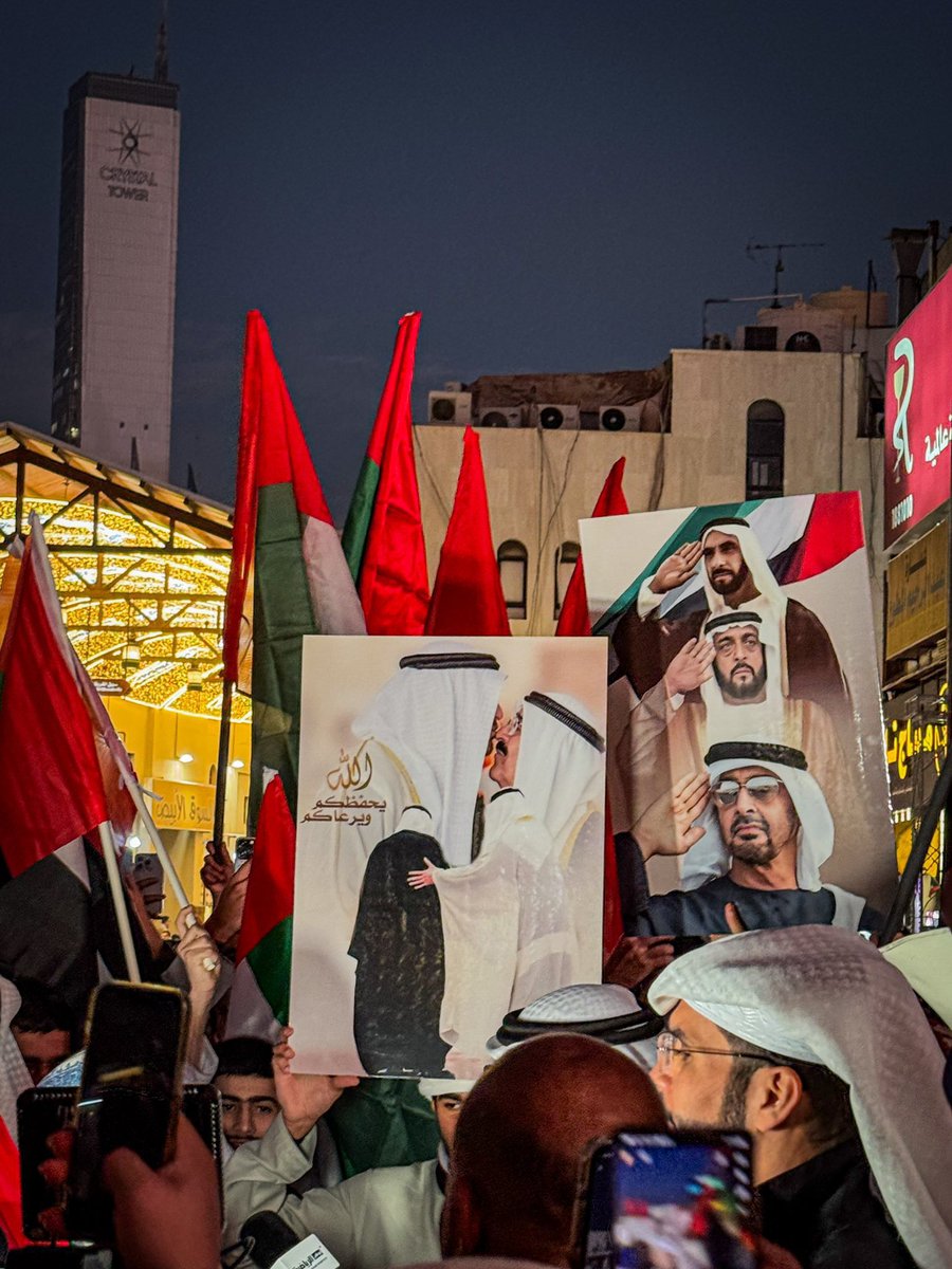 SaeedSaif_'s tweet image. لا صار خصمك حبيبك لا تحارب 🇰🇼🇦🇪