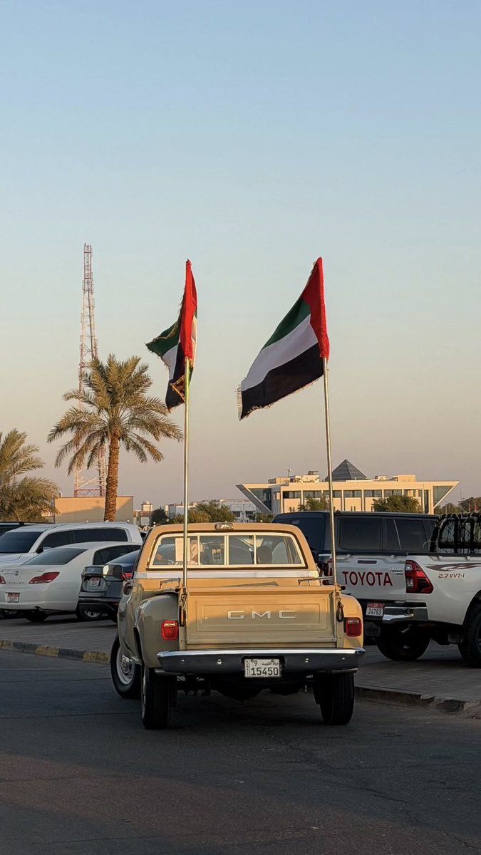 SaeedSaif_'s tweet image. لا صار خصمك حبيبك لا تحارب 🇰🇼🇦🇪