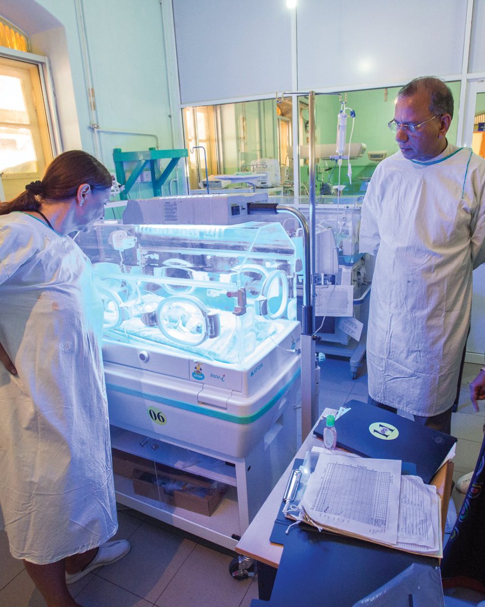 Rotary's tweet image. Doing good in the world because of you 💛 Your support helps Rotary bring hope to communities in need, from life-saving polio vaccines to essential health services. Your gift makes a difference. Give the Gift of Rotary: on.rotary.org/3FyL31z