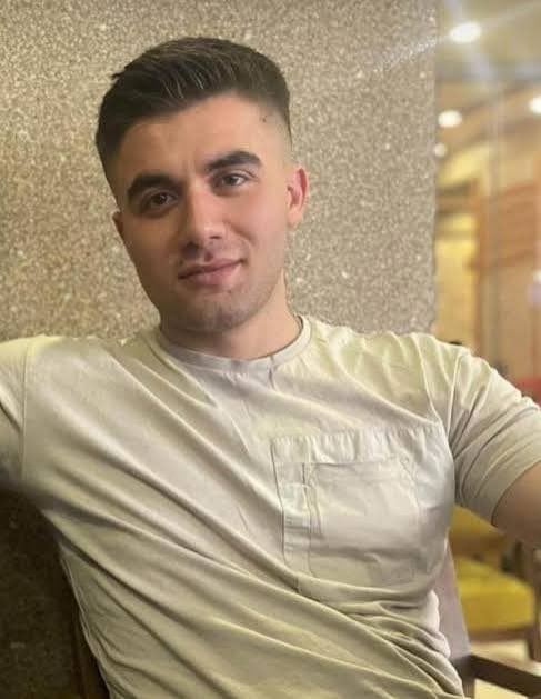 Trafik güvenliğini tehlikeye sokmak, tehdit, hakaret, bilişim yoluyla hırsızlık, kötü muamele ve 4 adet kasten yaralama suçlarından toplam 9 suç kaydı olan soldaki iti sokaklara salmasaydınız,

Sağdaki yiğit yaşıyor olacaktı.

Katili sadece tetiğe basan değil bu yanlış ve yamuk