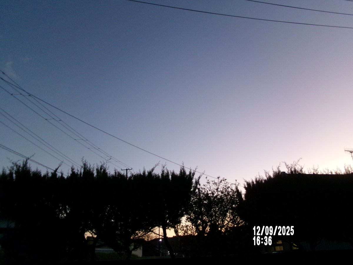 12/09日（火）。今夕、この辺りの空もよう〜🌥️➰🧐。