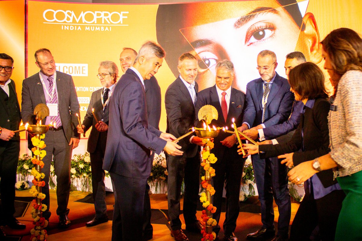 UKinMumbai's tweet photo. Momentum continues!
Following PM Keir Starmer's visit to 🇮🇳 along with 🇬🇧's biggest trade mission to Mumbai - 12 UK beauty brands showcased their products at #Cosmoprof in Jio World Convention Centre last week, exploring new partnerships with 🇮🇳’s dynamic beauty market post FTA. https://t.co/jQ7wUSC8Pa