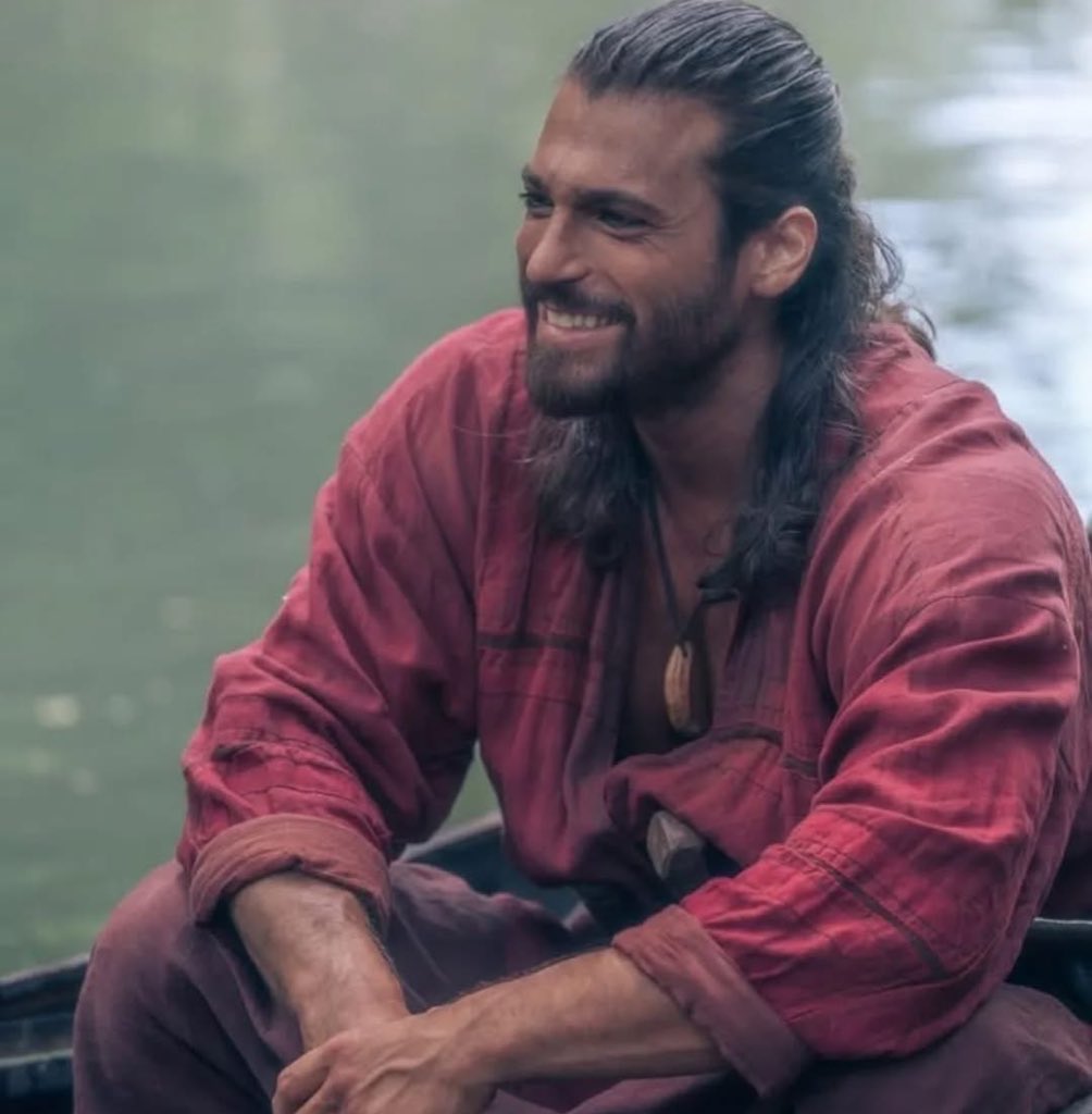 Sandokan resta in alto con gli ascolti  vincendo nettamente la serata con 4.424.000 spettatori pari al 27.6% di share (25,4% ep.3; 30,5% ep.4). Un calo prevedibile, ma la fiction con Can Yaman si conferma tra le più viste del 2025
#Ascoltitv
#CanYaman 
#Sandokan