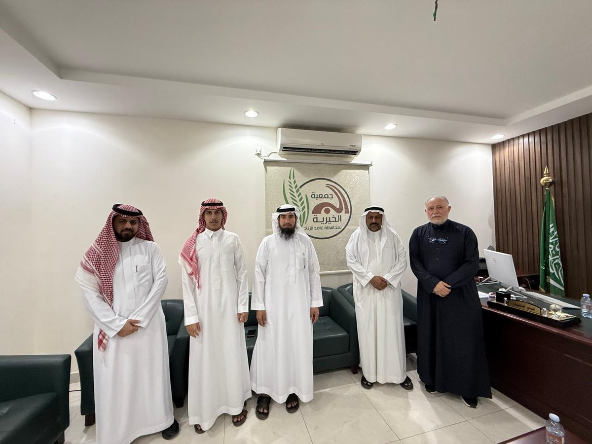 brgahmid's tweet photo. من منطلق الشراكات التنموية واهتمام وتوجيه صاحب السمو الملكي أمير منطقة #الباحة، وبالشراكة مع #مؤسسة_الملك_خالد لدراسة واقع المنظمات غير الربحية بالمنطقة قام فريق المؤسسة بزيارة مقر الجمعية وإجراء جلسة التقييم المؤسسي ضمن أعمال الدراسة. كل الشكر والتقدير للجميع على الجهود المبذولة https://t.co/bZoYWhbu1w