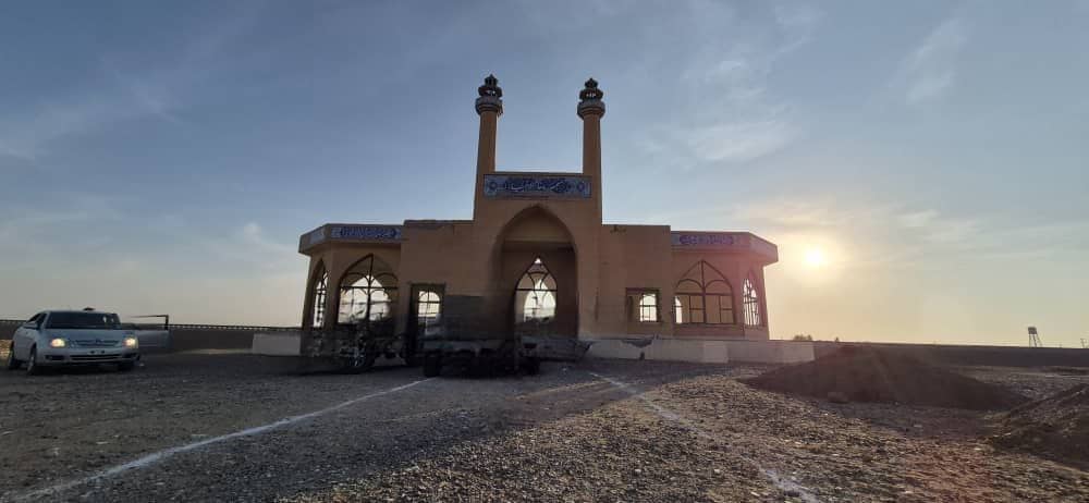 د هرات سیمه‌ییز مسئولين:

د هرات د والي شېخ مولانا اسلام جار له لوري، په روزنک او د اسلام‌قلعه پر لاره د دوو جوماتونو د جوړولو او بیا رغولو کار د څلورو میلیونو افغانیو په لګښت پیل شو.